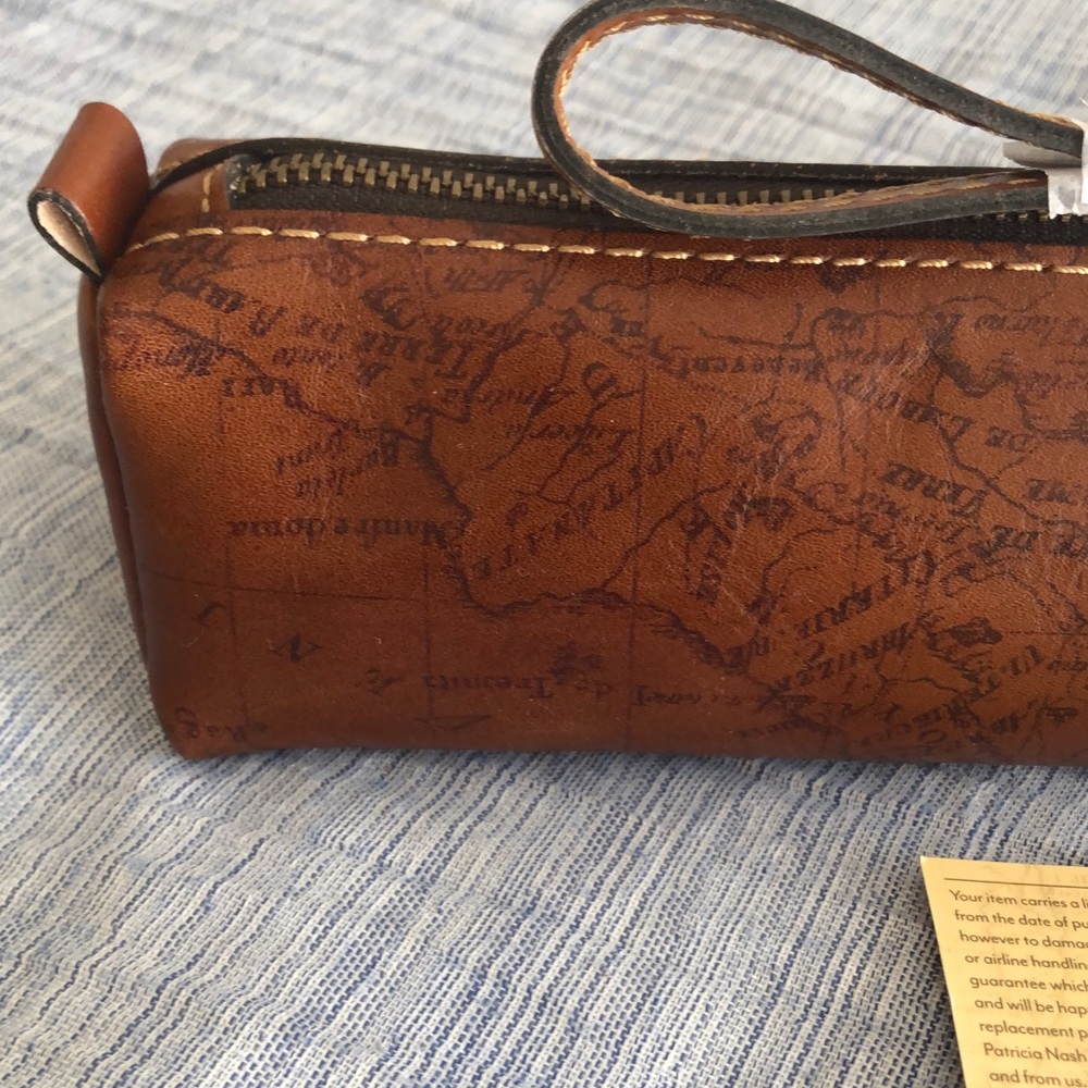 NWT Patricia Nash leather Map Print Wristlet/Case - Picture 3 of 6